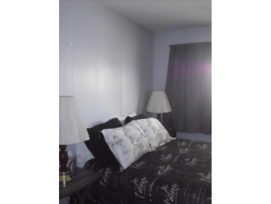This well-maintained Double wide manufactured home 2-bedroom 1 & on The Club At Shenandoah Springs in California - for sale on GolfHomes.com, golf home, golf lot