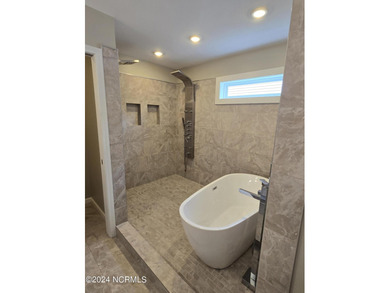 A beautiful, well maintained home in (Southport) BSL area. This on The Lakes Country Club in North Carolina - for sale on GolfHomes.com, golf home, golf lot