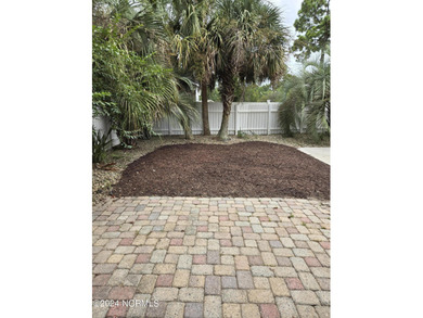 A beautiful, well maintained home in (Southport) BSL area. This on The Lakes Country Club in North Carolina - for sale on GolfHomes.com, golf home, golf lot