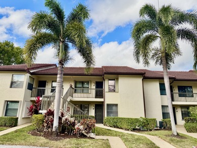 Beautifully updated spacious 2-bedroom, 2-bath first-floor condo on Fountains Golf and Country Club in Florida - for sale on GolfHomes.com, golf home, golf lot
