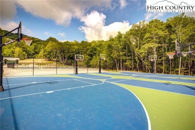 EASY BUILD, MOUNTAIN VIEWS - LOT WR72 is located in the gated on Elk River Club in North Carolina - for sale on GolfHomes.com, golf home, golf lot