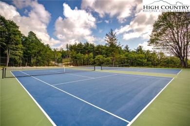 EASY BUILD, MOUNTAIN VIEWS - LOT WR72 is located in the gated on Elk River Club in North Carolina - for sale on GolfHomes.com, golf home, golf lot