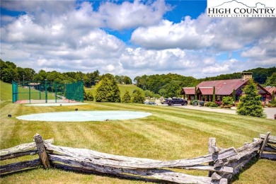 EASY BUILD, MOUNTAIN VIEWS - LOT WR72 is located in the gated on Elk River Club in North Carolina - for sale on GolfHomes.com, golf home, golf lot