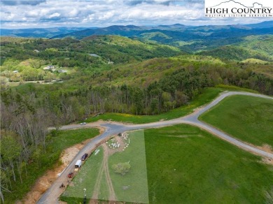 EASY BUILD, MOUNTAIN VIEWS - LOT WR72 is located in the gated on Elk River Club in North Carolina - for sale on GolfHomes.com, golf home, golf lot