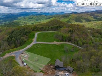 EASY BUILD, MOUNTAIN VIEWS - LOT WR72 is located in the gated on Elk River Club in North Carolina - for sale on GolfHomes.com, golf home, golf lot