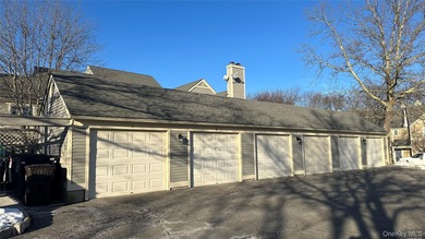 Great 2-bedroom townhouse in sought after Hunters Glen that on Centennial Golf Club of NY - Meadows in New York - for sale on GolfHomes.com, golf home, golf lot