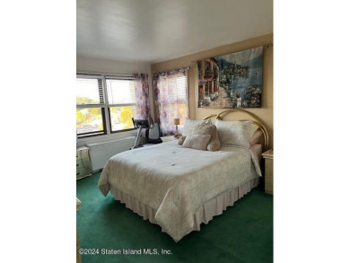 Luxury Hi-Rise 24 hour doorman. Bright & airy 1 bedroom 1 bath on Silver Lake Golf Course in New York - for sale on GolfHomes.com, golf home, golf lot