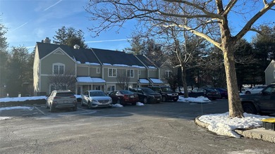 Great 2-bedroom townhouse in sought after Hunters Glen that on Centennial Golf Club of NY - Meadows in New York - for sale on GolfHomes.com, golf home, golf lot