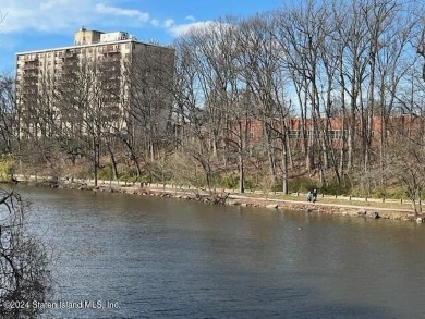 Luxury Hi-Rise 24 hour doorman. Bright & airy 1 bedroom 1 bath on Silver Lake Golf Course in New York - for sale on GolfHomes.com, golf home, golf lot