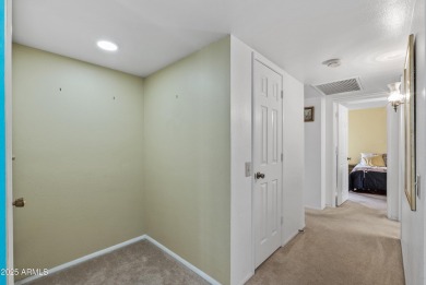 Come see this beautifully maintained 2-bedroom, 2-bath patio on Sun City-Willow Creek / Willow Brook  in Arizona - for sale on GolfHomes.com, golf home, golf lot