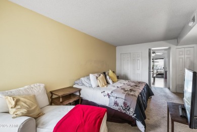Come see this beautifully maintained 2-bedroom, 2-bath patio on Sun City-Willow Creek / Willow Brook  in Arizona - for sale on GolfHomes.com, golf home, golf lot