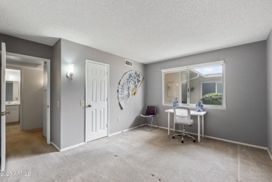 Come see this beautifully maintained 2-bedroom, 2-bath patio on Sun City-Willow Creek / Willow Brook  in Arizona - for sale on GolfHomes.com, golf home, golf lot