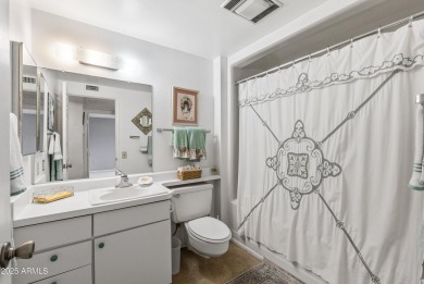 Come see this beautifully maintained 2-bedroom, 2-bath patio on Sun City-Willow Creek / Willow Brook  in Arizona - for sale on GolfHomes.com, golf home, golf lot