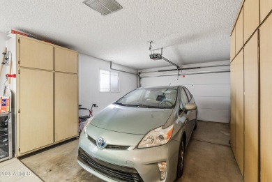 Come see this beautifully maintained 2-bedroom, 2-bath patio on Sun City-Willow Creek / Willow Brook  in Arizona - for sale on GolfHomes.com, golf home, golf lot