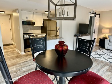 This newly renovated condo nestled between the 16th and 17th on Pinehurst Resort and Country Club in North Carolina - for sale on GolfHomes.com, golf home, golf lot
