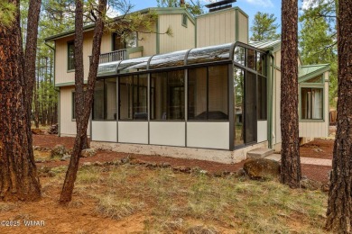 Charming Pinetop Lakes Cabin with Recreation Center Privileges on Pinetop Lakes Country Club in Arizona - for sale on GolfHomes.com, golf home, golf lot