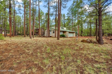 Charming Pinetop Lakes Cabin with Recreation Center Privileges on Pinetop Lakes Country Club in Arizona - for sale on GolfHomes.com, golf home, golf lot