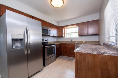 Beautifully remodeled home in Sun City Center! This 2-bedroom on North Lakes Golf Course in Florida - for sale on GolfHomes.com, golf home, golf lot