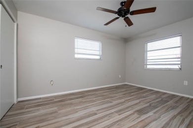 Beautifully remodeled home in Sun City Center! This 2-bedroom on North Lakes Golf Course in Florida - for sale on GolfHomes.com, golf home, golf lot