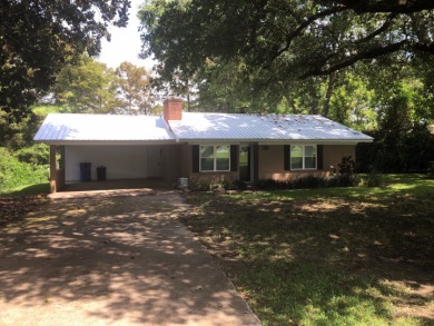 Affordable & easy to convert to 3/2 on Lake Bruin Golf and Country Club in Louisiana - for sale on GolfHomes.com, golf home, golf lot