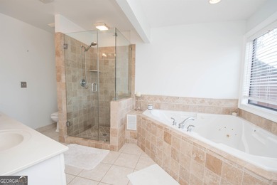 LAKEFRONT LIVING IN THE HEART OF PEACHTREE CITY! Fully furnished on Canongate At Flat Creek Club in Georgia - for sale on GolfHomes.com, golf home, golf lot