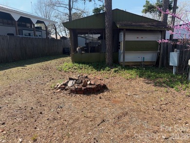 Great Opportunity awaits in Twin Harbor. Lot currently consists on The Tillery Tradition Country Club in North Carolina - for sale on GolfHomes.com, golf home, golf lot