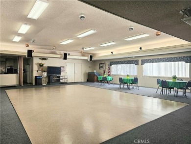 A well-kept spacious home nestled in a beautiful 55+ community on Sun Lakes Country Club in California - for sale on GolfHomes.com, golf home, golf lot