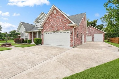 Welcome to this exquisite 5-bedroom, 2.5-bathroom home ideally on Willowdale Country Club in Louisiana - for sale on GolfHomes.com, golf home, golf lot