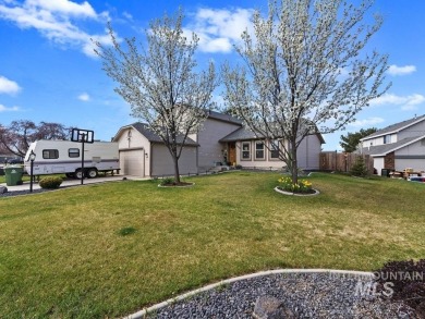 Great 4-Bedroom Home on Lakeview Golf Course - Priced to Sell! on Lakeview Golf Club in Idaho - for sale on GolfHomes.com, golf home, golf lot