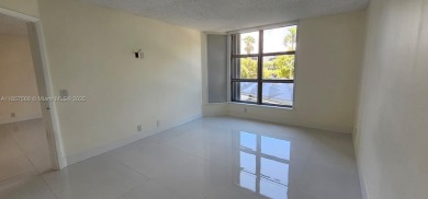 Modern  sun-filled condo in Mystic Pointe - Aventura. This on Turnberry Isle Resort and Club in Florida - for sale on GolfHomes.com, golf home, golf lot