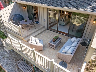 End-unit townhome overlooking the 14th fairway of Sharon Heights on Sharon Heights Golf and Country Club in California - for sale on GolfHomes.com, golf home, golf lot