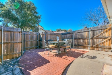 Well-Maintained Twin Oaks Patio Home Welcome to this charming on Bentwood Country Club in Texas - for sale on GolfHomes.com, golf home, golf lot