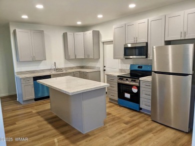 Fantastic Investment Opportunity! This well-maintained on Snowflake Municipal Golf Course in Arizona - for sale on GolfHomes.com, golf home, golf lot