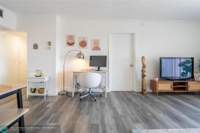 Discover the perfect blend of comfort and convenience in this on Oriole Golf and Tennis Club in Florida - for sale on GolfHomes.com, golf home, golf lot