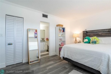 Discover the perfect blend of comfort and convenience in this on Oriole Golf and Tennis Club in Florida - for sale on GolfHomes.com, golf home, golf lot