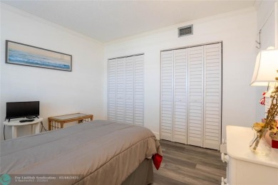 Discover the perfect blend of comfort and convenience in this on Oriole Golf and Tennis Club in Florida - for sale on GolfHomes.com, golf home, golf lot