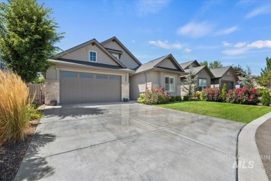 Nestled in the sought-after Redhawk Ridge subdivision, this on Hunters Point Golf Club in Idaho - for sale on GolfHomes.com, golf home, golf lot