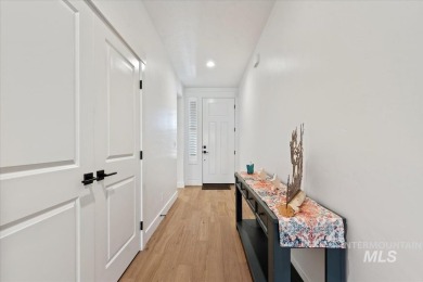Nestled in the sought-after Redhawk Ridge subdivision, this on Hunters Point Golf Club in Idaho - for sale on GolfHomes.com, golf home, golf lot