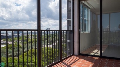 Unbeatable location in Aventura! Musts see 2/2, high floor unit on Turnberry Isle Resort and Club in Florida - for sale on GolfHomes.com, golf home, golf lot