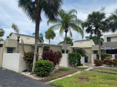 THIS PROPEETY NEEDS UPDATING AND IS BEING SOLD *AS IS*. THE on The Meadows Golf and Country Club in Florida - for sale on GolfHomes.com, golf home, golf lot