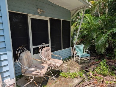 MAKE AN OFFER ON THIS HANDYMAN SPECIAL. 1 bed, 1 bath on Copperleaf Golf Club in Florida - for sale on GolfHomes.com, golf home, golf lot