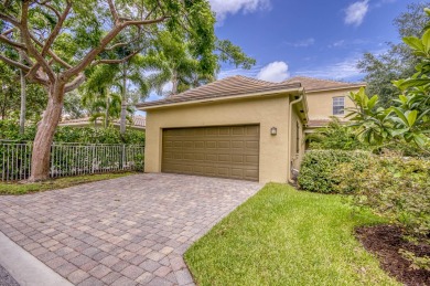 Welcome to this fantastic home in one of Jupiter's most on The Club At Admirals Cove Golf Village in Florida - for sale on GolfHomes.com, golf home, golf lot