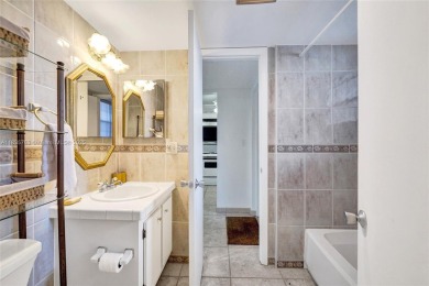 This charming 2-bedroom, 2-bathroom condo offers the perfect on Pine Island Ridge Country Club in Florida - for sale on GolfHomes.com, golf home, golf lot