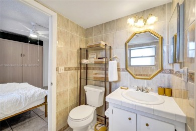 This charming 2-bedroom, 2-bathroom condo offers the perfect on Pine Island Ridge Country Club in Florida - for sale on GolfHomes.com, golf home, golf lot