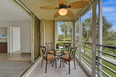 This charming 2-bedroom, 2-bathroom condo offers the perfect on Pine Island Ridge Country Club in Florida - for sale on GolfHomes.com, golf home, golf lot
