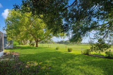 FABULOUS HOME ON GOLF COURSE ~ Move-In-Ready! This lovely on Meadow Oaks Golf and Country Club in Florida - for sale on GolfHomes.com, golf home, golf lot