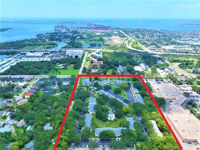 One or more photo(s) has been virtually staged. Welcome to on St. Petersburg Country Club in Florida - for sale on GolfHomes.com, golf home, golf lot