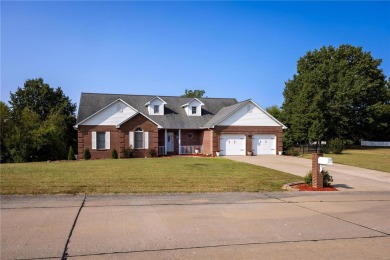 Location, Location, Location ... Bent Creek. Built in 1994 by on Bent Creek Golf Course in Missouri - for sale on GolfHomes.com, golf home, golf lot