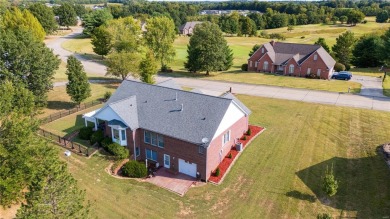 Location, Location, Location ... Bent Creek. Built in 1994 by on Bent Creek Golf Course in Missouri - for sale on GolfHomes.com, golf home, golf lot