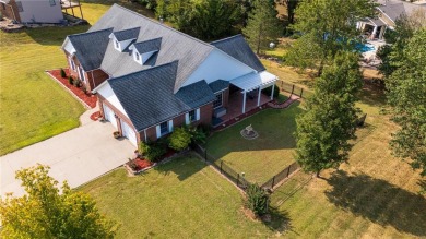 Location, Location, Location ... Bent Creek. Built in 1994 by on Bent Creek Golf Course in Missouri - for sale on GolfHomes.com, golf home, golf lot